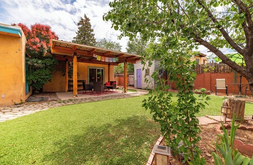 Santa Fe House | Casa Karina- Adobe, Sunroom, 10 min to Plaza, River Trail access on same street