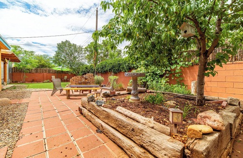 Santa Fe House | Casa Karina- Adobe, Sunroom, 10 min to Plaza, River Trail access on same street