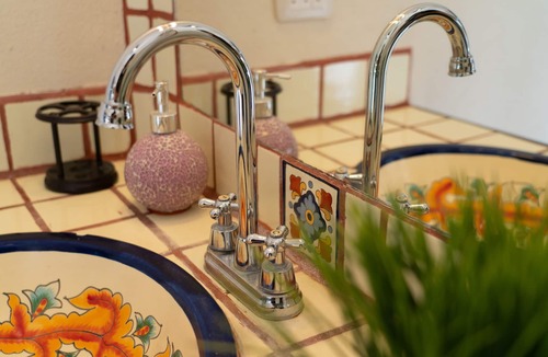 La Paz Bed & Breakfast | Casa Kootenay Waterfront BnB