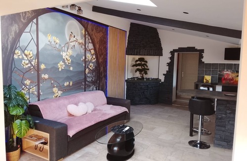 Entraigues-sur-la-Sorgue House | CASA LOVA Jacuzzi, whirlpool bath. Romantic setting Escape and relaxation ❤️
