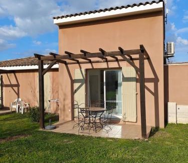Saint-Saturnin-les-Avignon House | Casa Luma