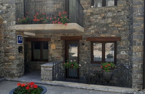 Sahun Apartment | Casa la Era - Apartment La Llorigueta - Charming duplex under cover