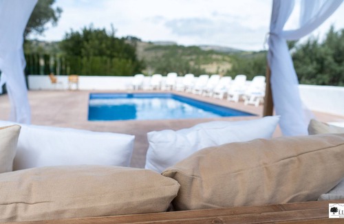 Altea la Vella Cottage | Casa La Lloma for 10 pers. Equipped with a small workshop, for bicycles.