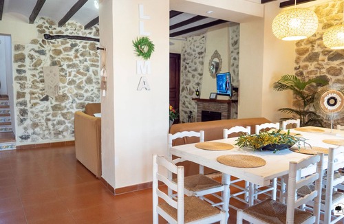 Altea la Vella Cottage | Casa La Lloma for 10 pers. Equipped with a small workshop, for bicycles.