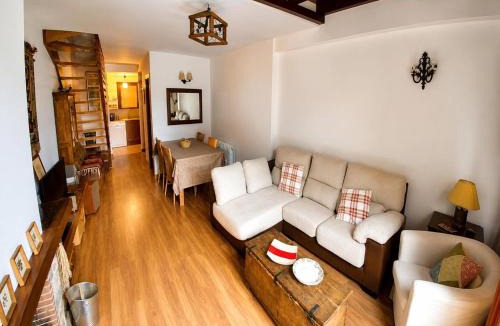 Areu House | Casa La Pica with access to the garden