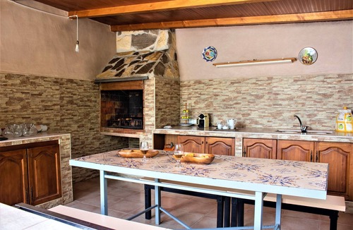 Jodar Ski Chalet | Casa La Ronda near Úbeda, Baeza and Jaén.