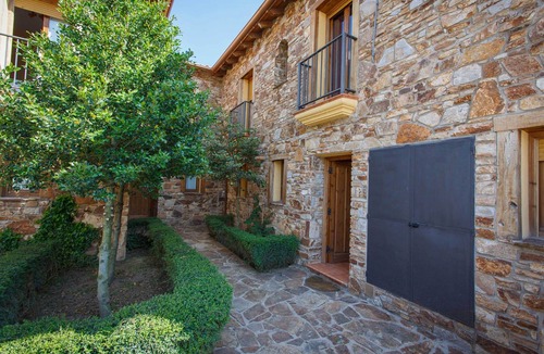 Pinuecar House | Casa Lila is a beautiful little house with two floors