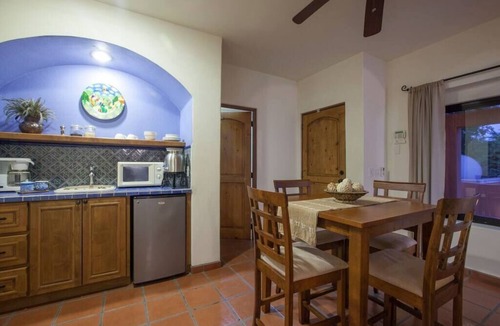 La Paz House | Casa Linda