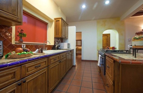 La Paz House | Casa Linda