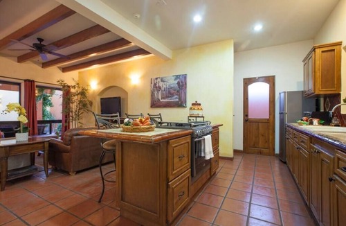 La Paz House | Casa Linda