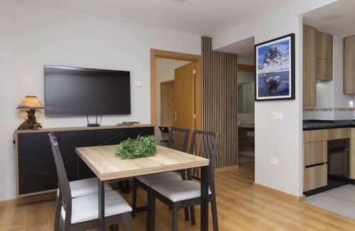 Escarrilla Apartment | Casa Lite by BeValle