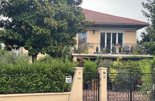 Saint-Laurent-de-Mure Bed & Breakfast | Casa Lovo