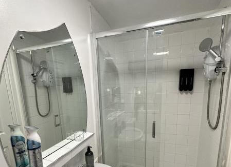 Albrighton House | Casa Luma - Albrighton station