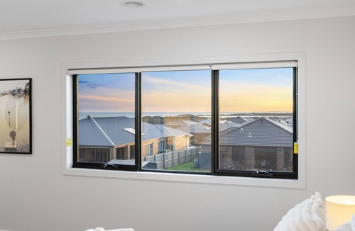 Warrnambool House | Casa Luma - Positioned for a relaxing beachside getaway