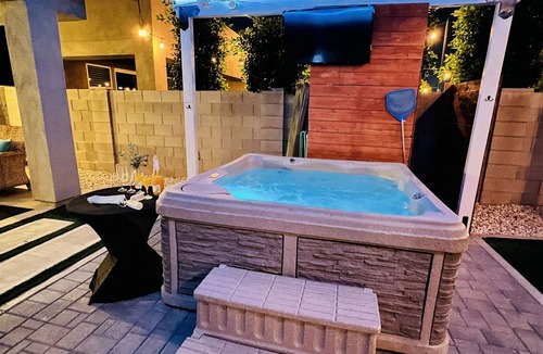 Phoenix House | Casa Lumina | Cinema · Hot Tub · Waterfall · Fire