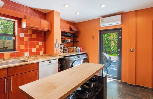 Lake Ridge House | Casa Luna, minutes from the beach and downtown Las Olas