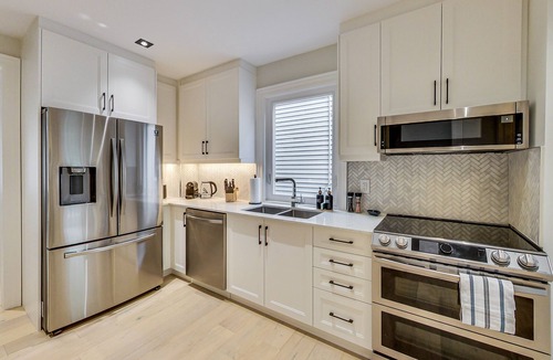 Yonge-Eglinton Hotel | Casa Luxe Modernista
