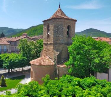 Sant Joan de Les Abadesses Apartment | Casa María, ático con vistas y parking