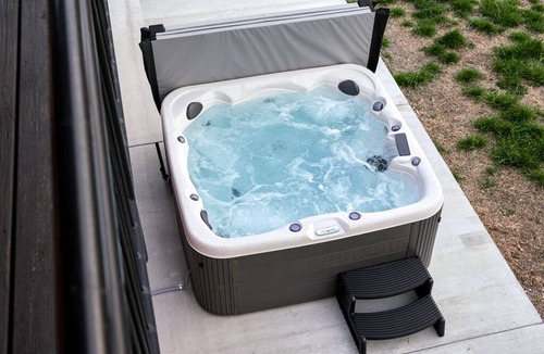 Central Oklahoma City House | Casa Mahogany - East Bricktown's Contemporary Gem. HOT TUB!