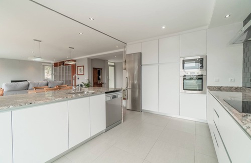 Cunit House | Casa Majestic: Sophistication and comfort