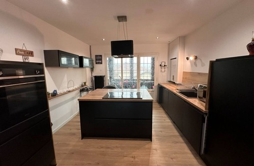 Montigny-les-Metz House | Casa Majorelle ~ free parking & Wifi