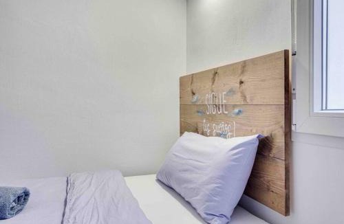 L'Hospitalet de Llobregat House | Casa Mandarina: 4 Bedrooms - 2 Terraces - Parking