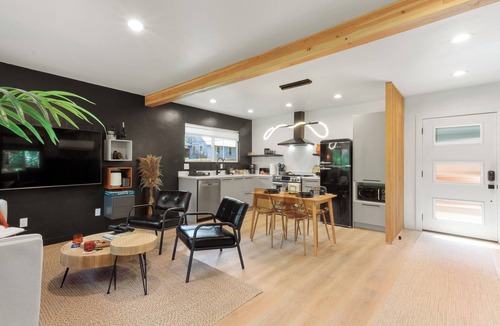 Carson House | Casa Maria- cute creekside 2bed/1bath