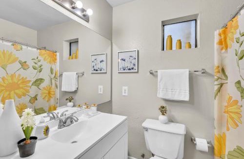 Pleasant Valley Apartment | Casa Marigold ATX - Cozy Stay - Near DT & Airport