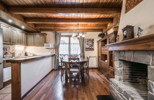 Salardu Ski Chalet | Casa Marimanha