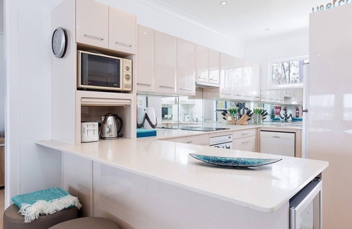 Corlette House | Casa Martins, 219 Foreshore Drive - Absolute Waterfront House