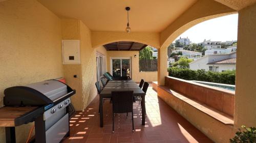 El Mas Fumats House | Casa Mas Fumats con piscina terraza y garaje AV-49