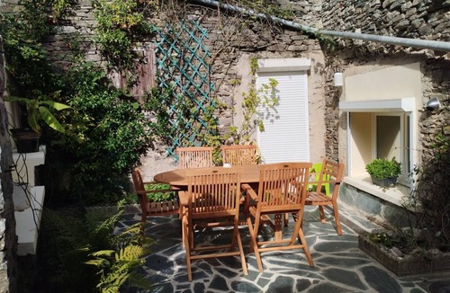 Haulme House | CASA MATTMILA - HAULME