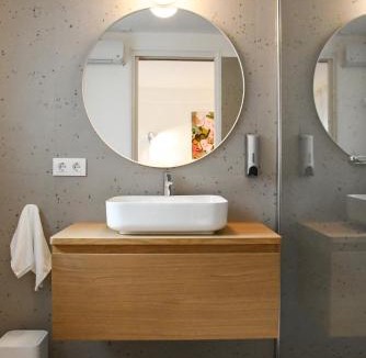 Banyoles House | Casa Maui