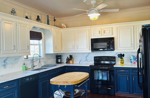 Isla Del Sol House | Casa Maya - Newly Renovated Vacation Home - 10 minutes walk to the beach