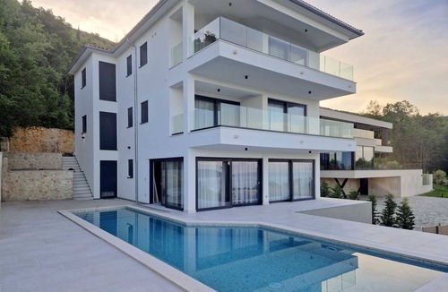 Zagorje Villa | Casa Meer an sea-view retreat with panoramic pool
