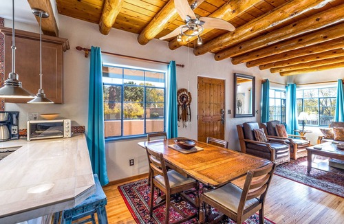 Historic Eastside House | Casa Mirador - Walk to Santa Fe Plaza