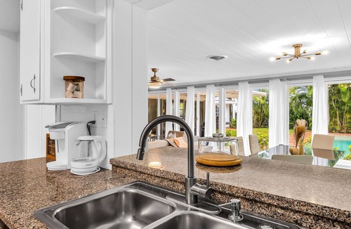 Southside House | Casa Miramar: Private Beach Path & Pool Paradise