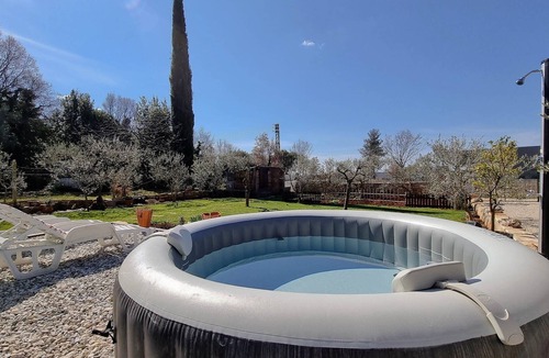 Novigrad Ski Chalet | Casa Moreno - Two Bedroom Chalet, Sleeps 4