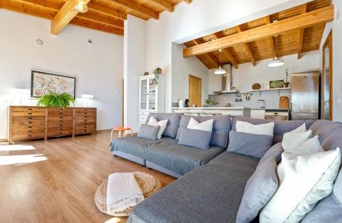 Montreal House | Casa nórdica en el bosque con vistas al mar