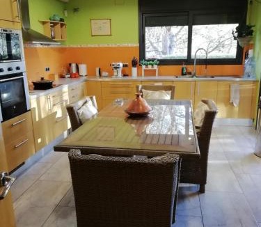 Sant Salvador de Guardiola Ski Chalet | Casa Neus