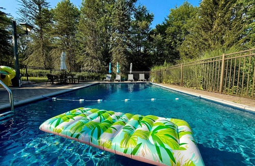 Swan Lake House | Casa Nera | Heated Pool Hot Tub Ski Golf