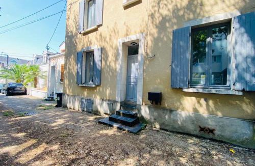 Saint-Serge House | Casa Ney