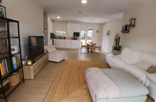 Vilobi d'Onyar House | Casa nueva junto al aeropuerto Girona y Costa Brava