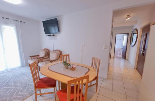 Contone Apartment | Casa Orange