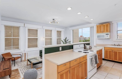 Downtown Historic District Apartment | Casa Palma: Historic apt in the BEST spot downtown