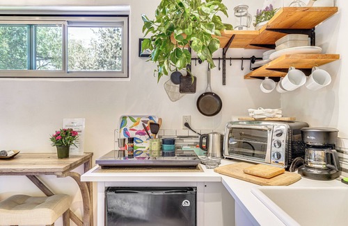 Patagonia Apartment | Casa Paloma Studio: Artsy & Airy w/Hot Tub Access