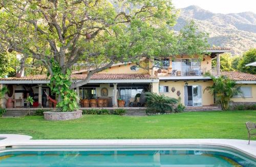 Jocotepec Bed & Breakfast | Casa Palomas Bed and Breakfast
