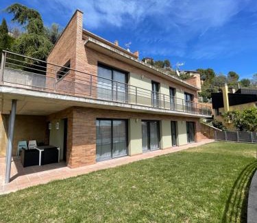 Berga House | Casa para 8 personas en Berga - ALBERGA