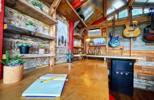 Dripping Springs Cabin | Casa Paradiso @ 13 Acres - Stay/Shop/Yoga/Meditate