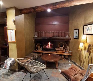Coscurita House | CASA PARISEO con Jacuzzi, Chimenea, BBQ, Bar y mucho más